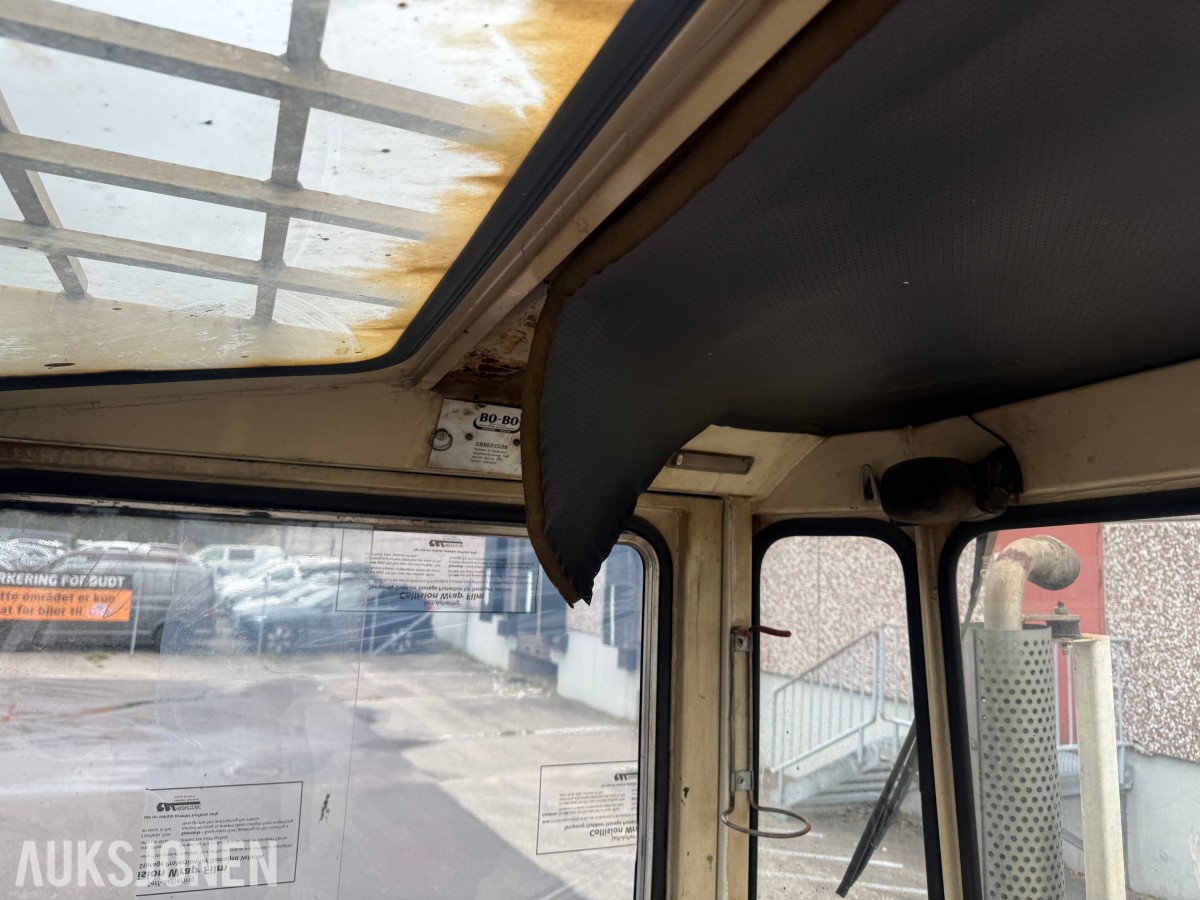 1983 Datsun YGF03A40 dieseltruck - løftekapasitet 4 000 kg