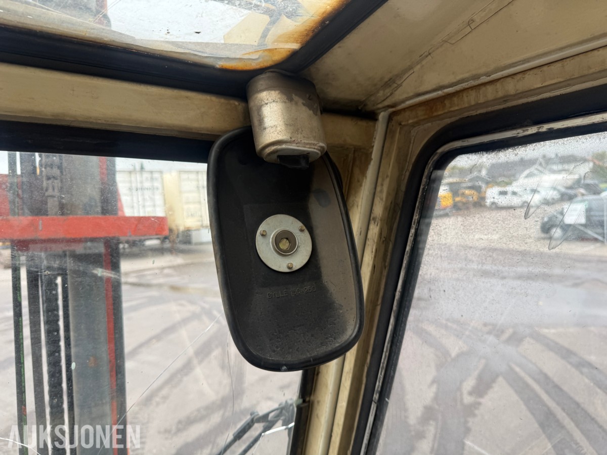 1983 Datsun YGF03A40 dieseltruck - løftekapasitet 4 000 kg