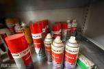 Wurth skap med innhold og merketralle med spray