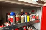 Wurth skap med innhold og merketralle med spray