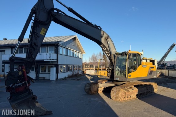 2012 Volvo EC250DL Beltegraver, ca. 7 258 t, Leica/Scanlaser 3D-maskinstyring, tiltrotator og pusseskuffe