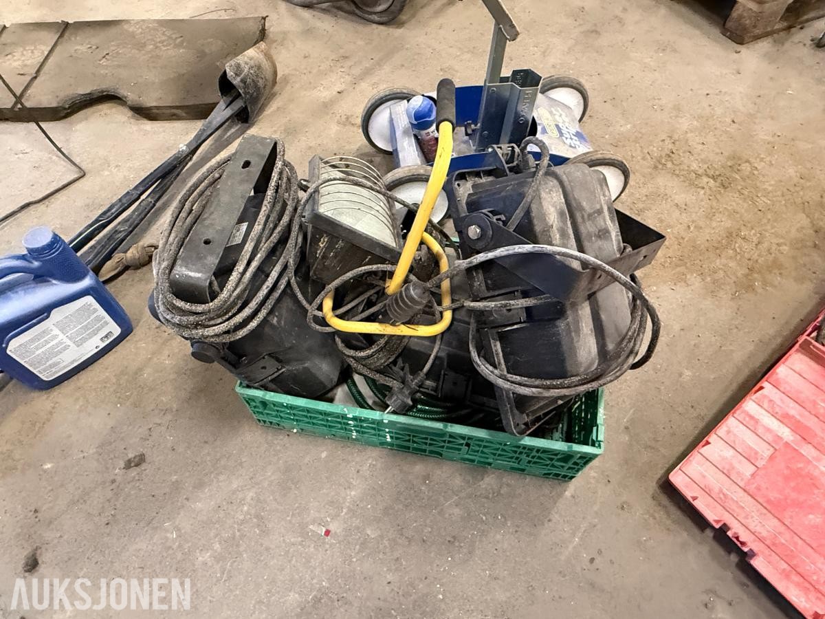 Pakke med LED Arbeidslys - sykebåre - stolpespade