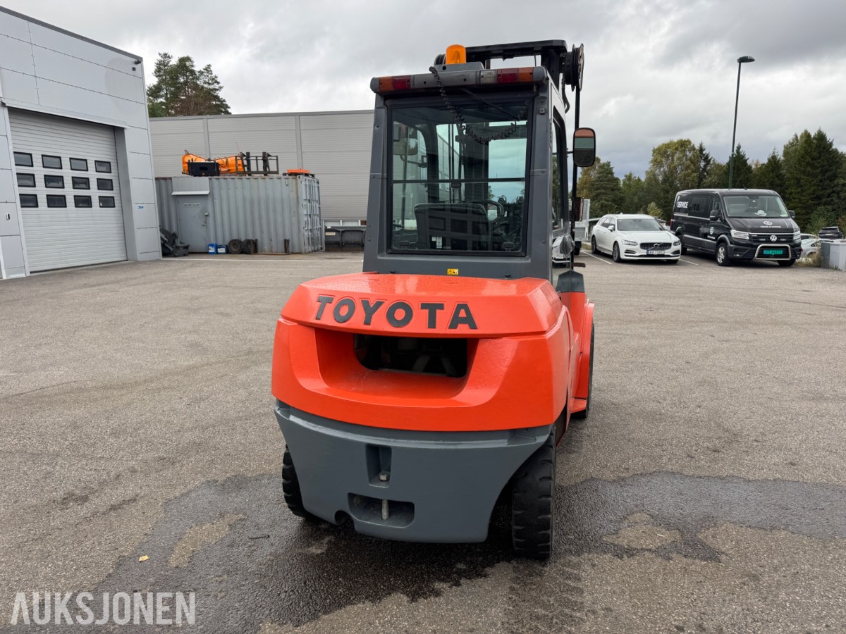 Toyota 02-7FD45 motvektstruck, spreder, sideskift, friløft