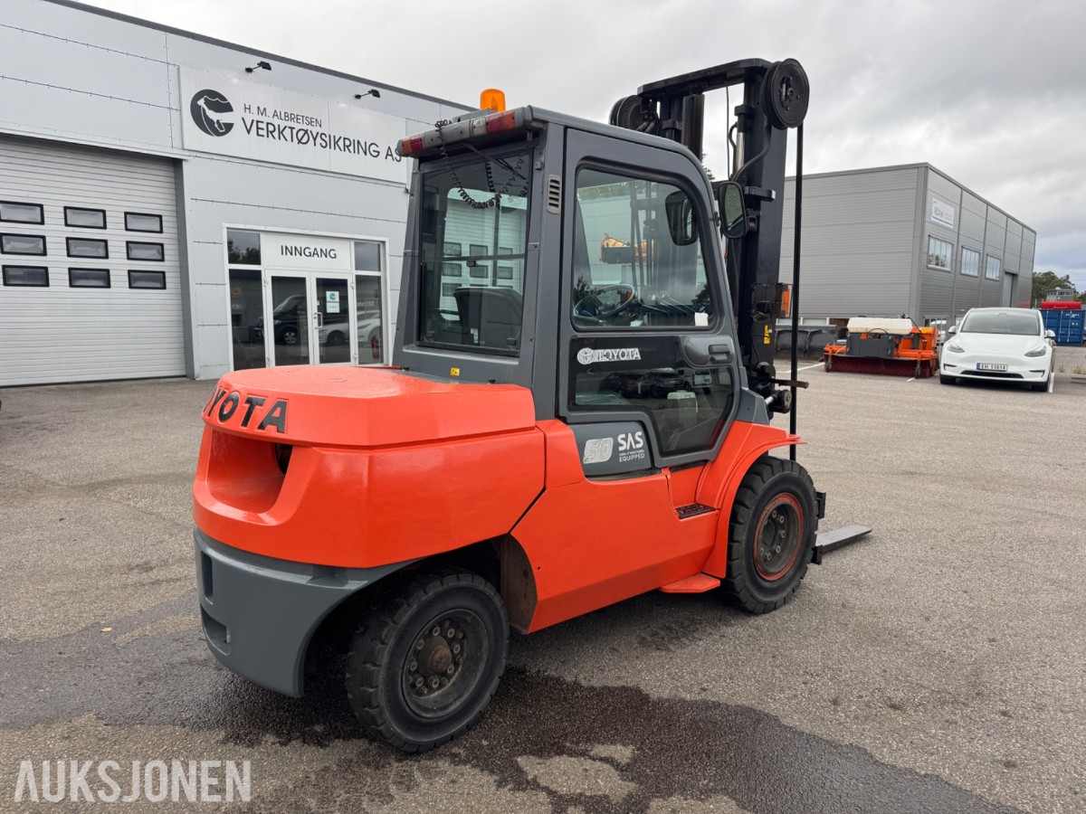 Toyota 02-7FD45 motvektstruck, spreder, sideskift, friløft