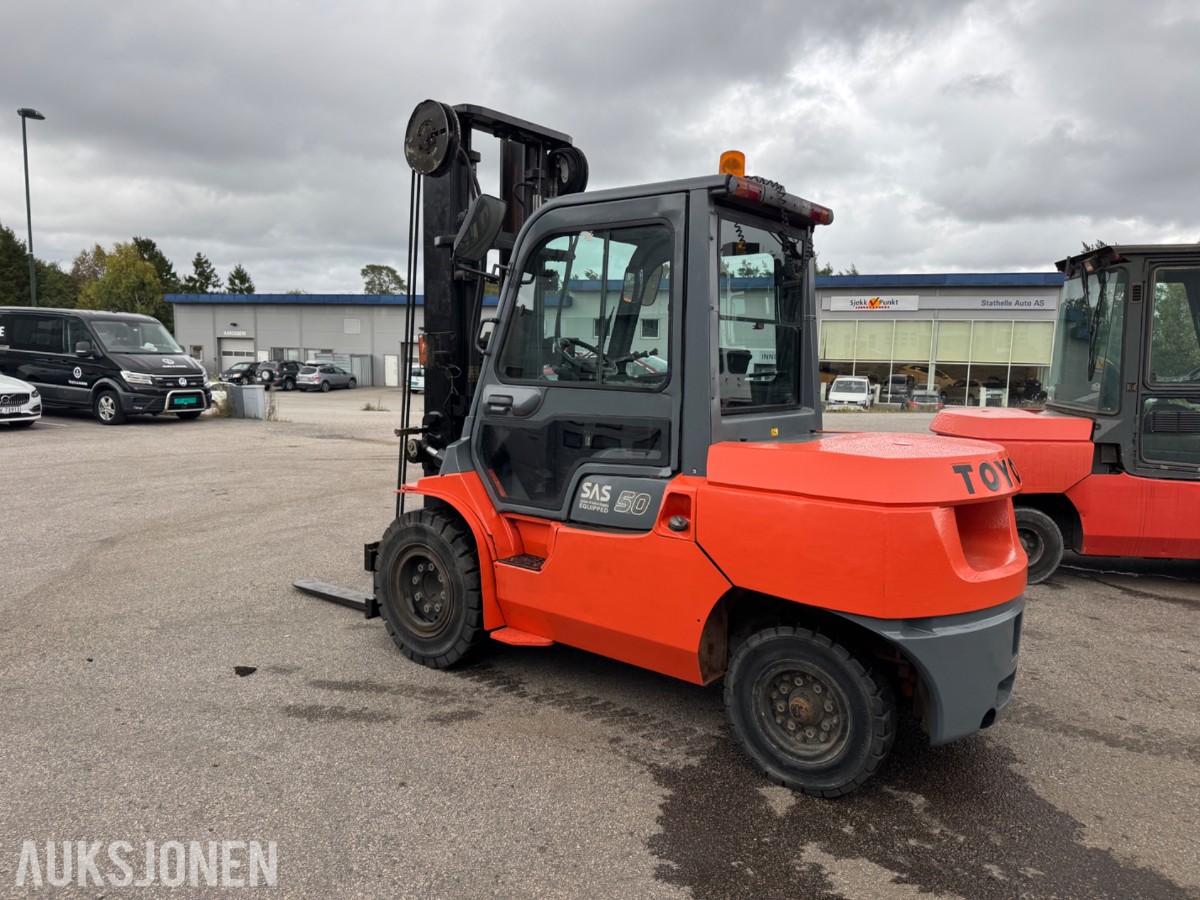 Toyota 02-7FD45 motvektstruck, spreder, sideskift, friløft