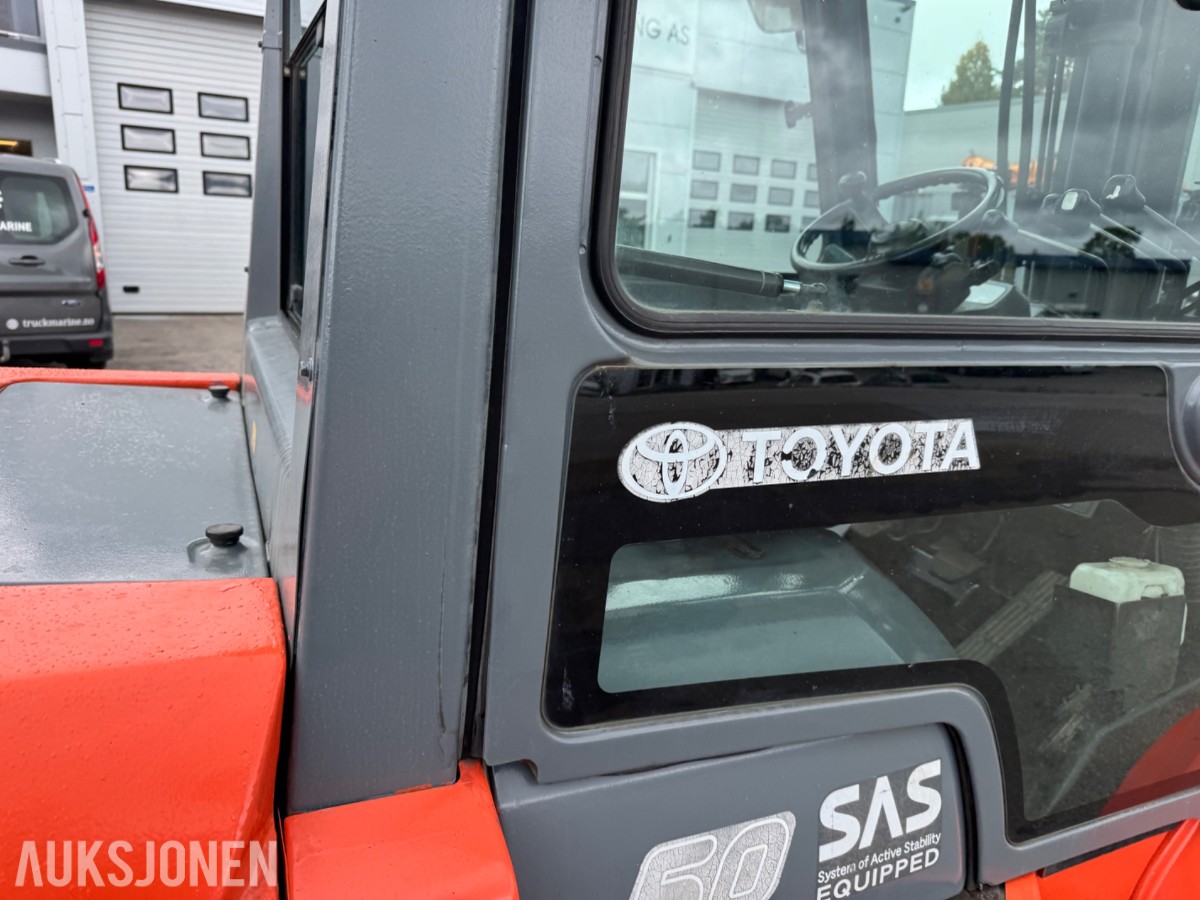Toyota 02-7FD45 motvektstruck, spreder, sideskift, friløft