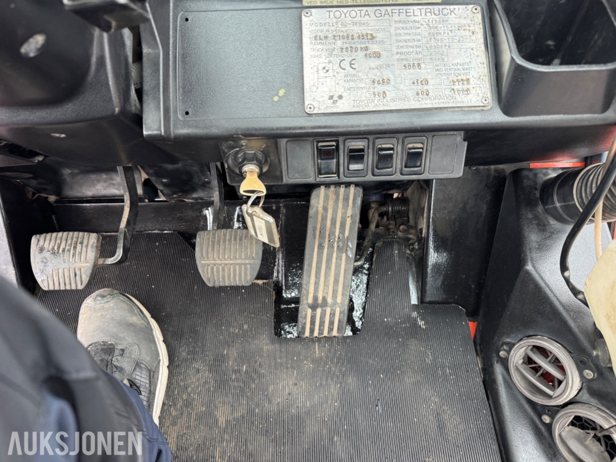 Toyota 02-7FD45 motvektstruck, spreder, sideskift, friløft