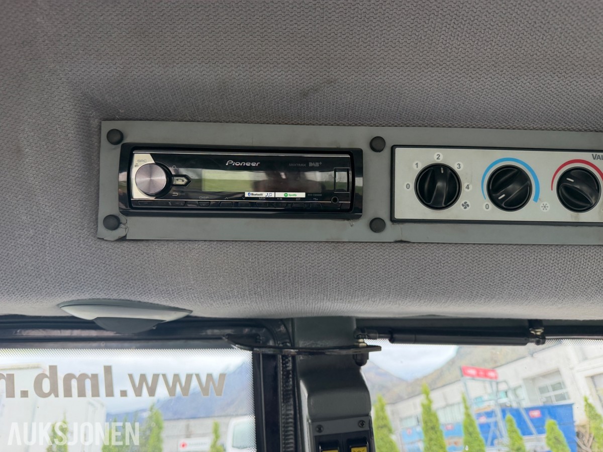 2006 Valtra T190 Traktor, frontlaster, 250 hk, brøyteplate og kjettinger