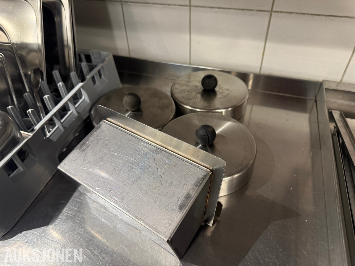 Arbeidsbenk i rustfritt stål med kum og oppbevaringshylle