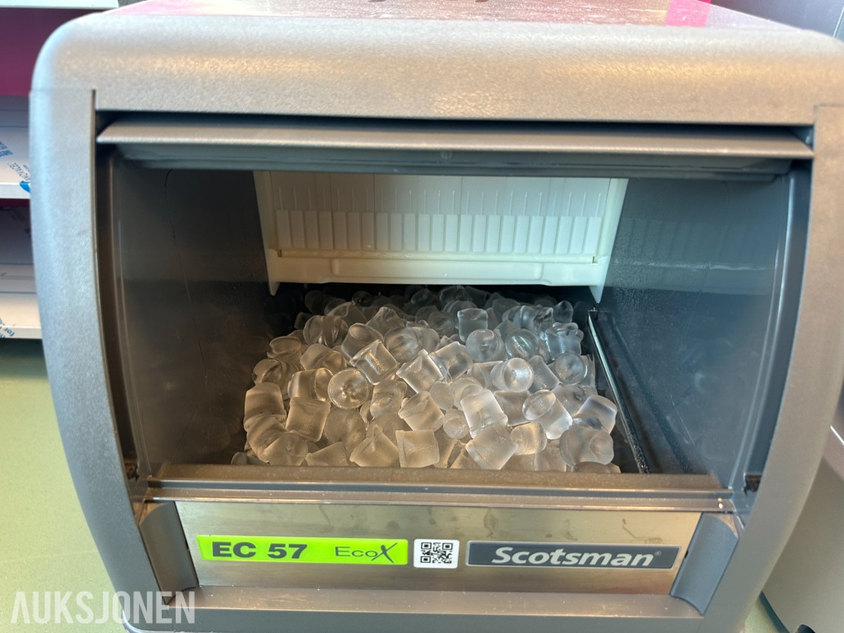 Scotsman EC 57 EcoX Ismaskin | Integrert isbeholder | 230V