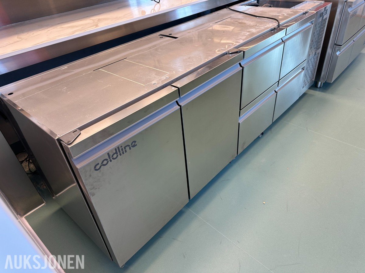 2025 Coldline TS21/4ME-710 kjølebenk | 4 skuffer | 2 dører