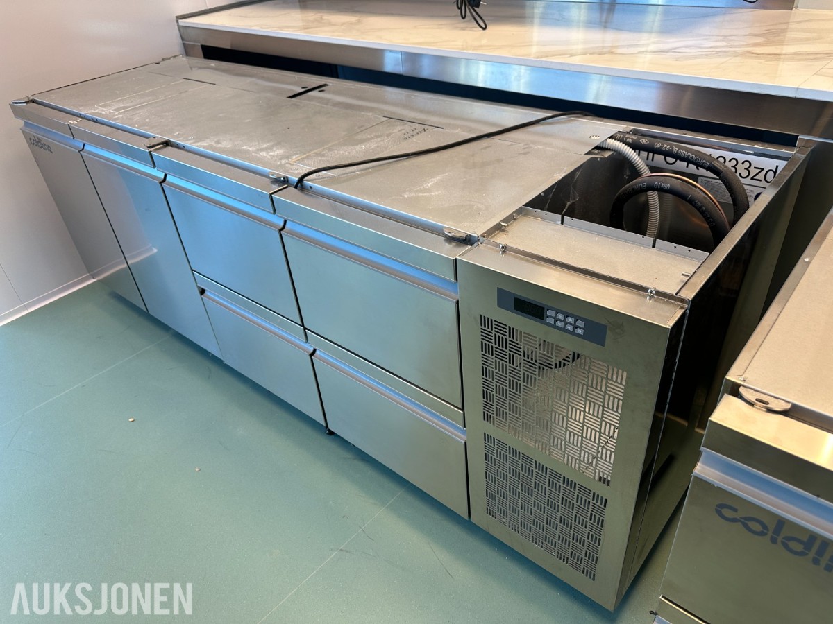 2025 Coldline TS21/4ME-710 kjølebenk | 4 skuffer | 2 dører