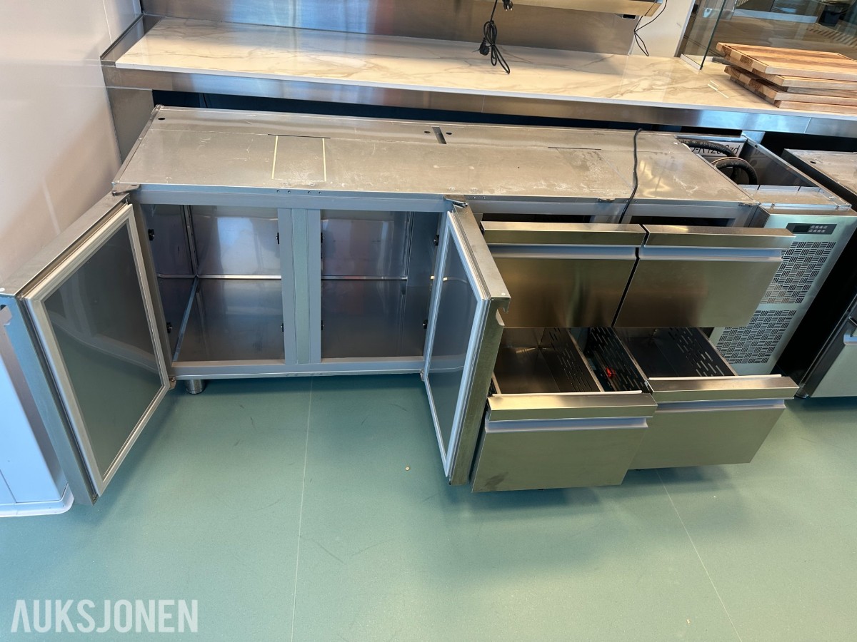 2025 Coldline TS21/4ME-710 kjølebenk | 4 skuffer | 2 dører