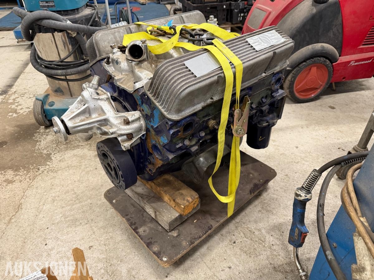 Chevrolet  305 motor med 2 stk fordelere