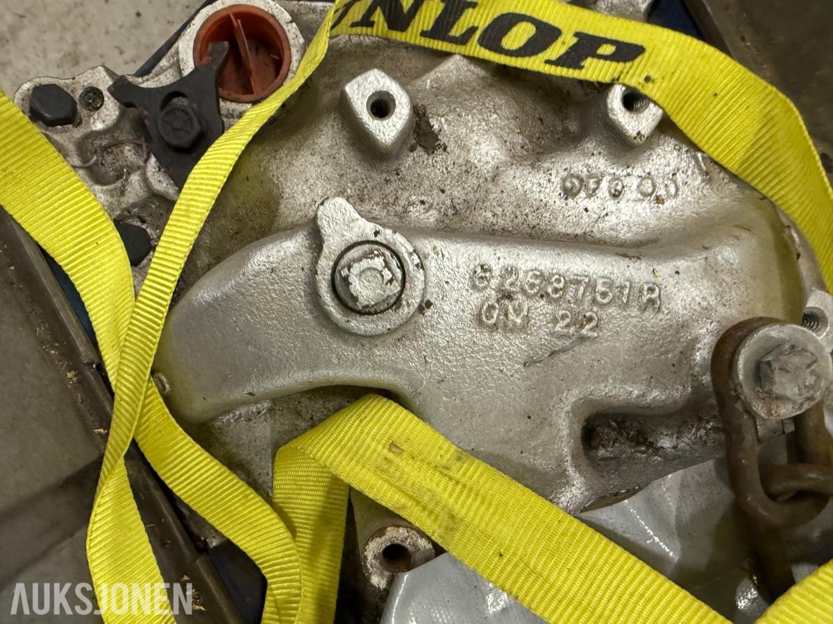 Chevrolet  305 motor med 2 stk fordelere