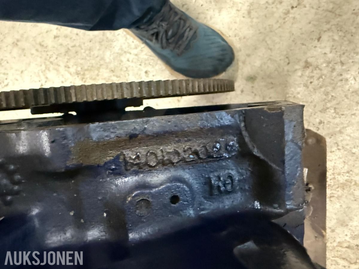 Chevrolet  305 motor med 2 stk fordelere