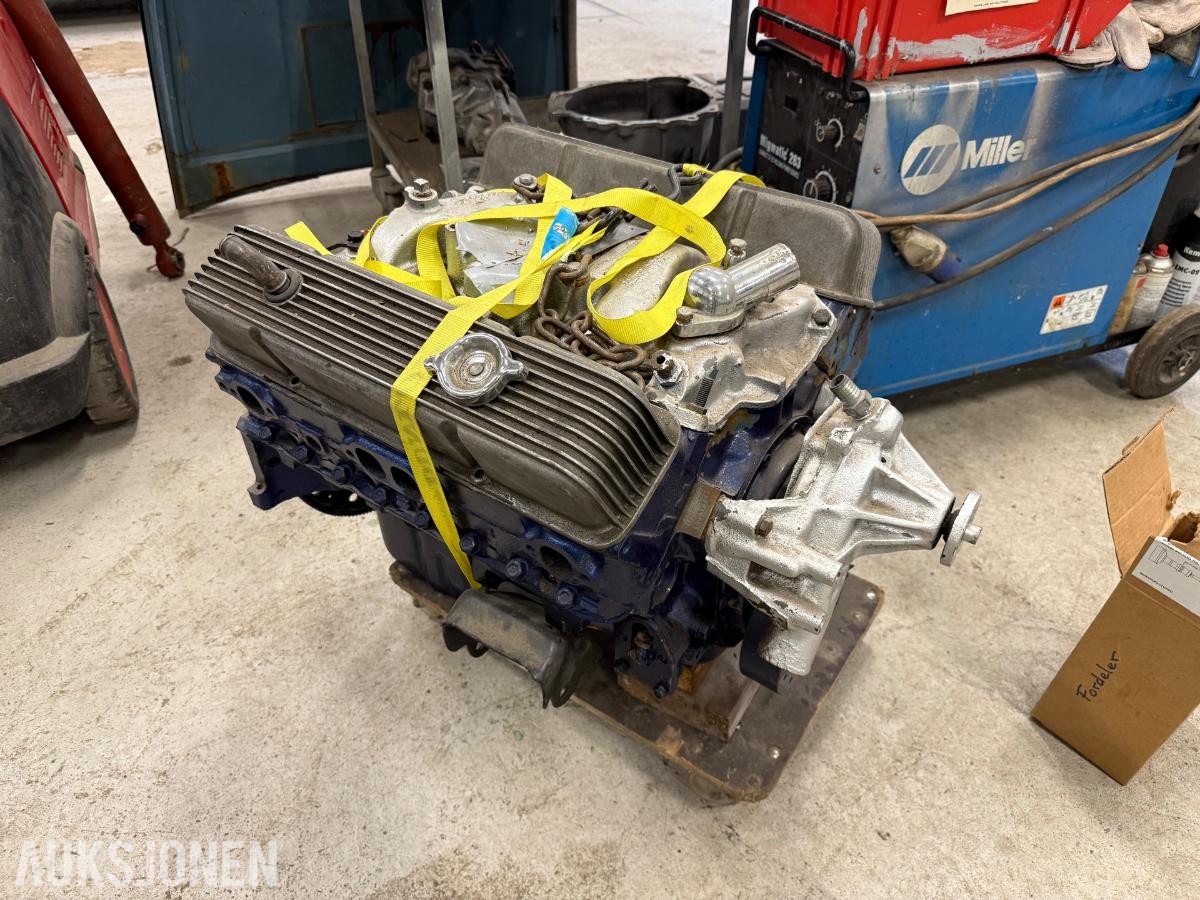 Chevrolet  305 motor med 2 stk fordelere