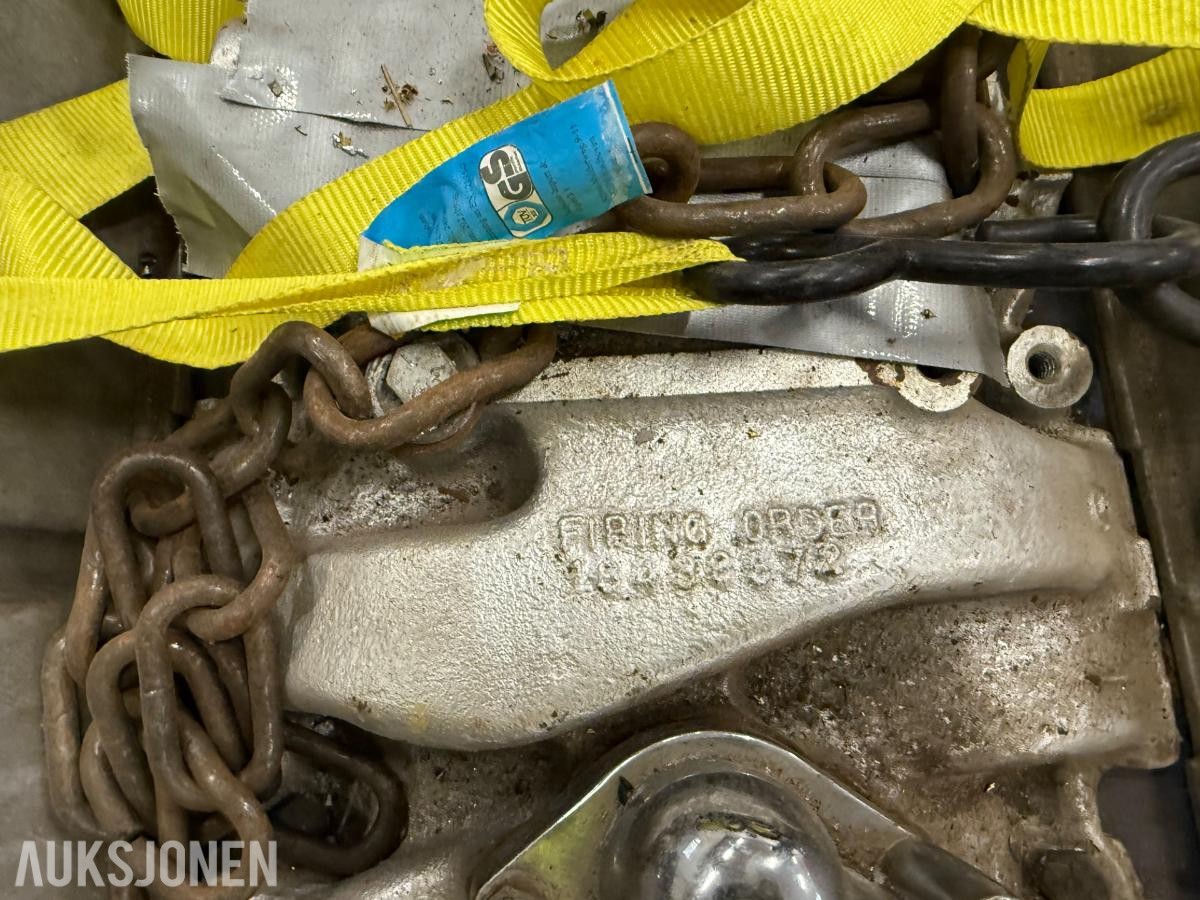 Chevrolet  305 motor med 2 stk fordelere