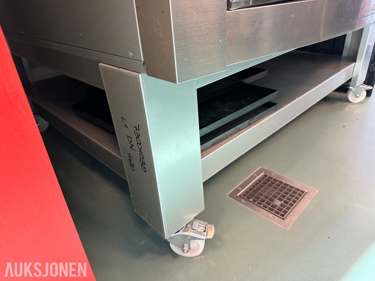 2025 Cuppone Michelangelo | 3-etasjes pizzaovn | Understell på hjul