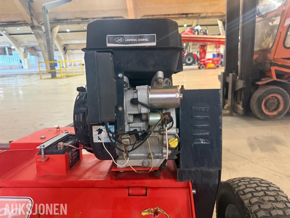 2020 ATV120 beitepusser med bensinmotor, 234 kg