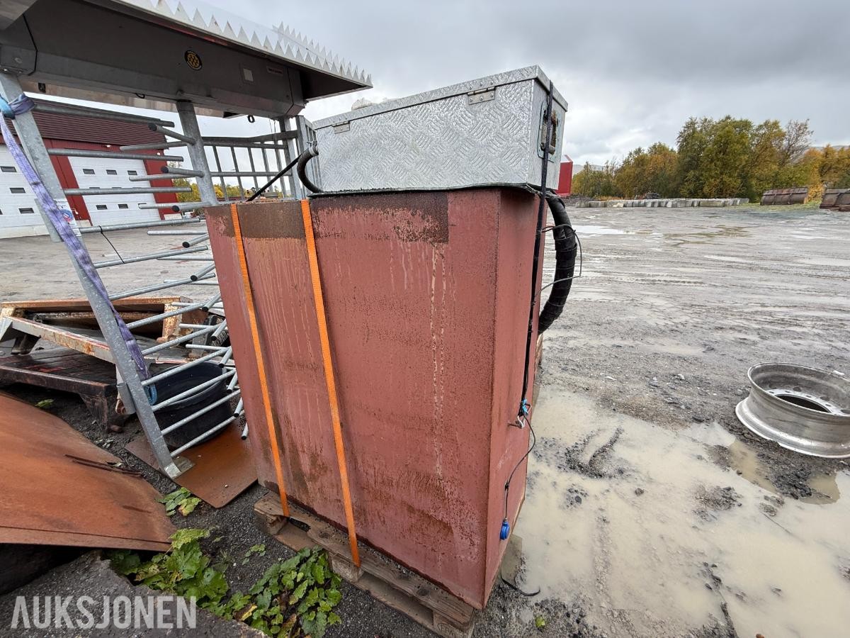 Ekstratank til lastebil med 24V Pumpe - 900-1000L
