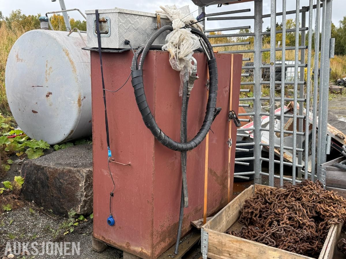 Ekstratank til lastebil med 24V Pumpe - 900-1000L