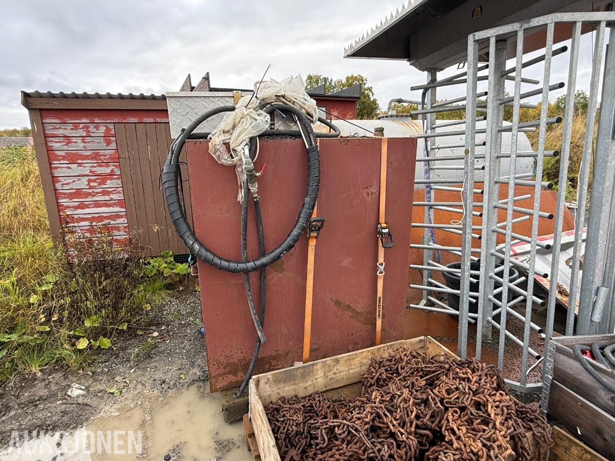 Ekstratank til lastebil med 24V Pumpe - 900-1000L