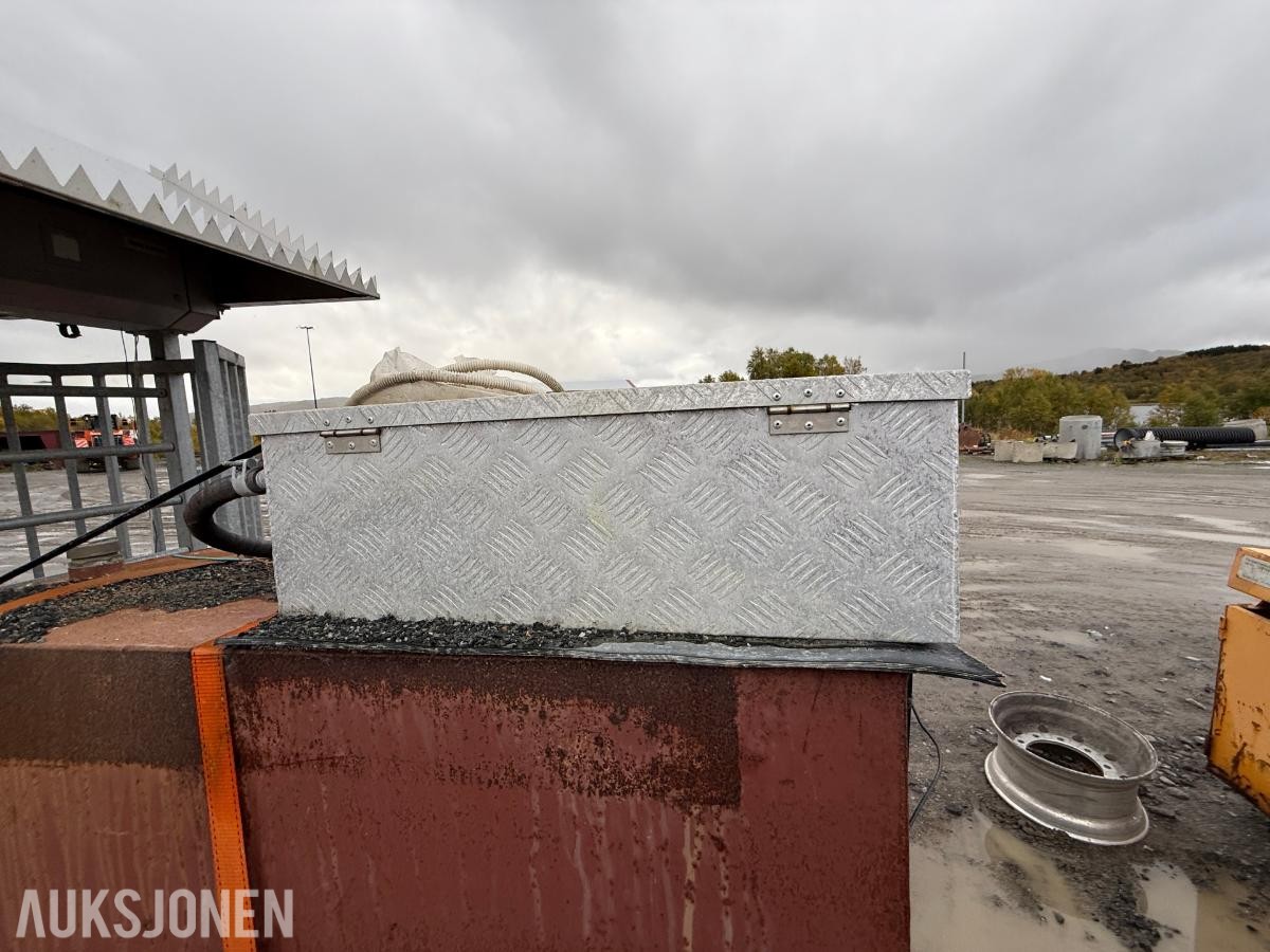 Ekstratank til lastebil med 24V Pumpe - 900-1000L