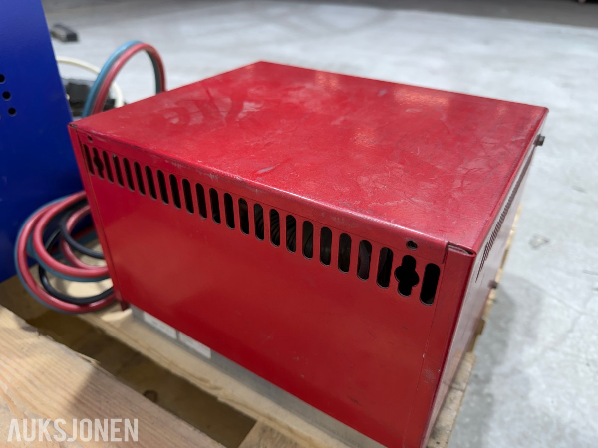 Hawker EnerSys TE 48V 80A og Micropower STC 24/40 batteriladere