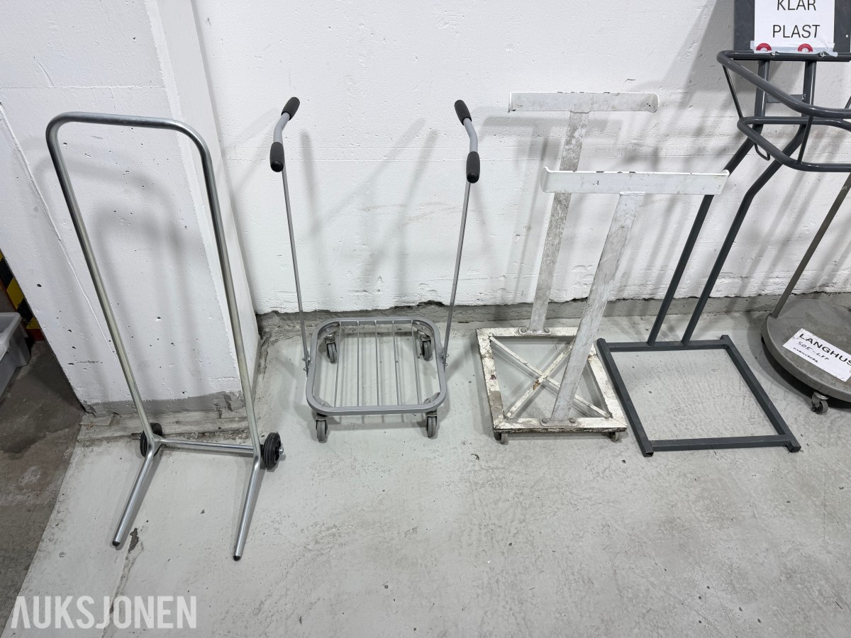 Parti sekketraller og avfallsstativ