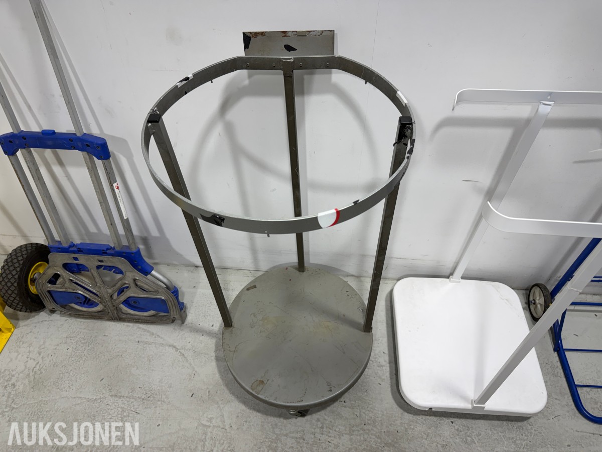 Parti sekketraller og avfallsstativ