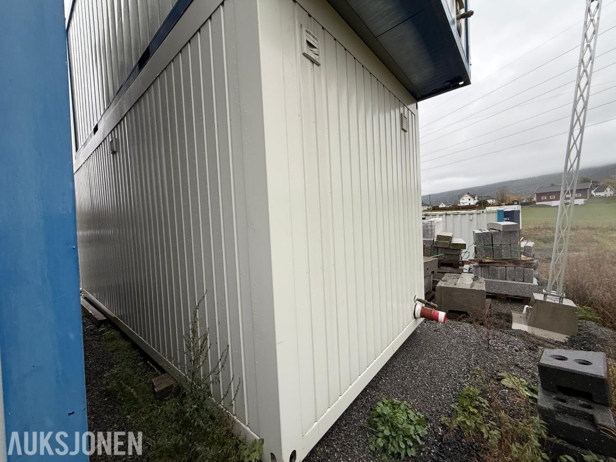Garderobebrakke - Skiftebrakke med toalett, dusj ++