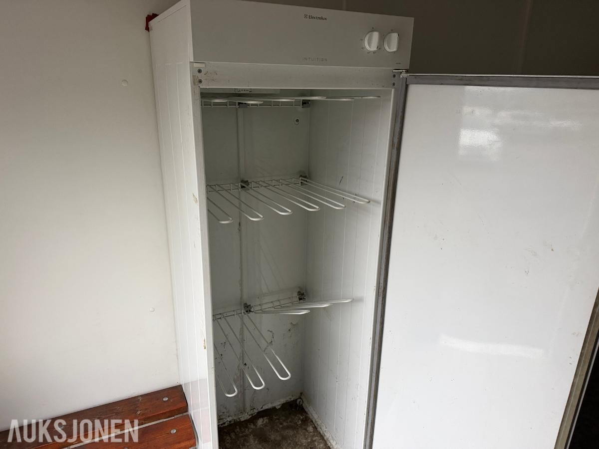 Garderobebrakke - Skiftebrakke med toalett, dusj ++