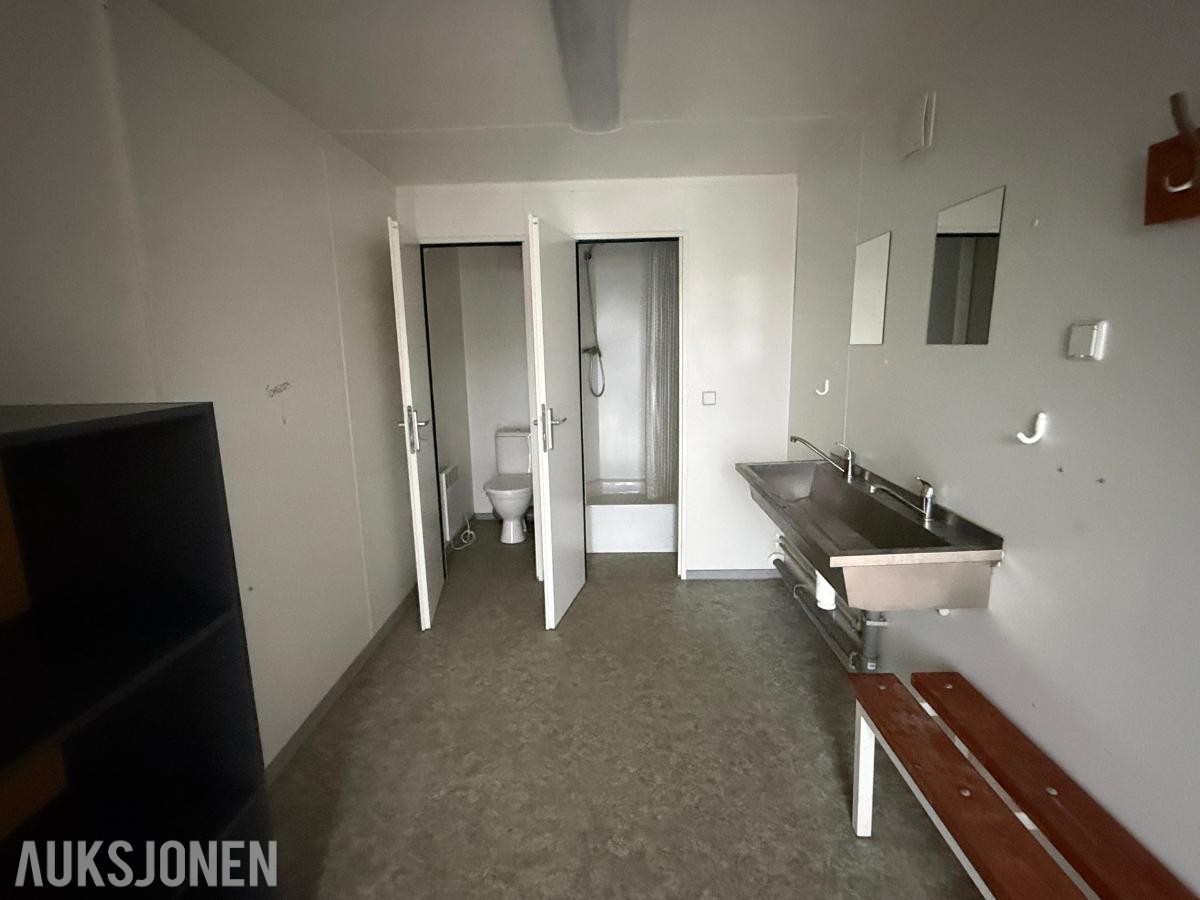 Garderobebrakke - Skiftebrakke med toalett, dusj ++