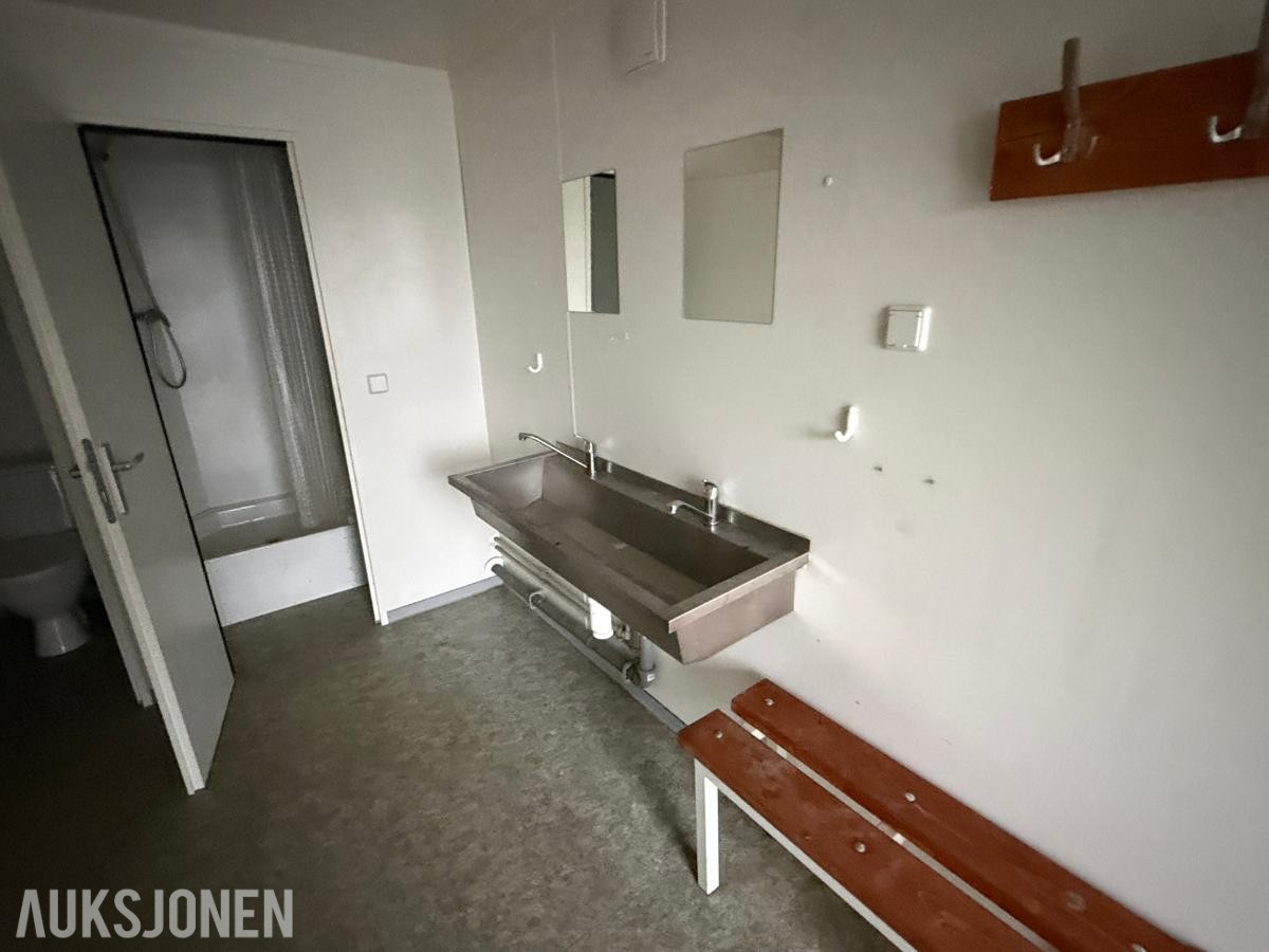 Garderobebrakke - Skiftebrakke med toalett, dusj ++