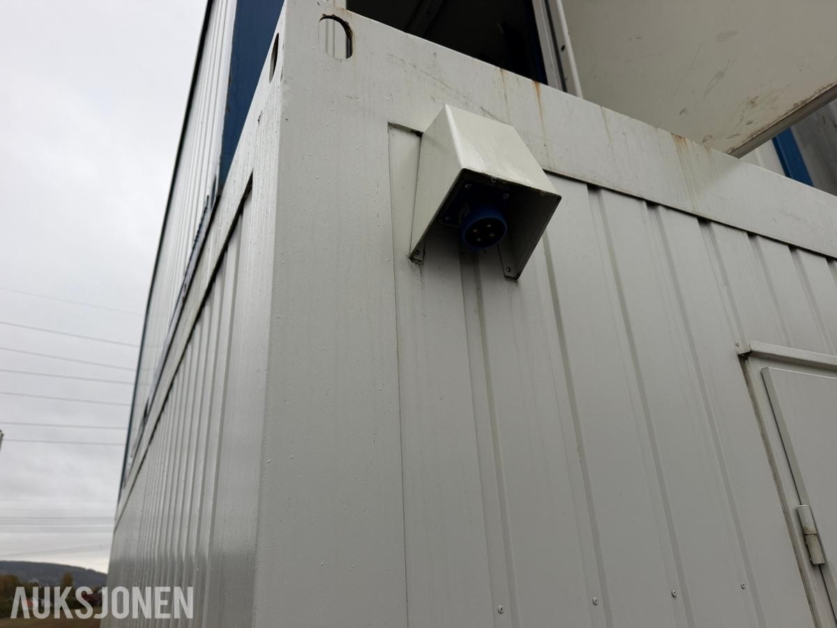 Garderobebrakke - Skiftebrakke med toalett, dusj ++