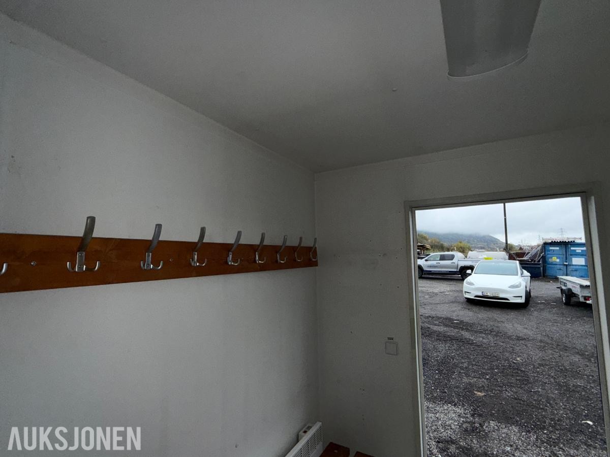 Garderobebrakke - Skiftebrakke med toalett, dusj ++