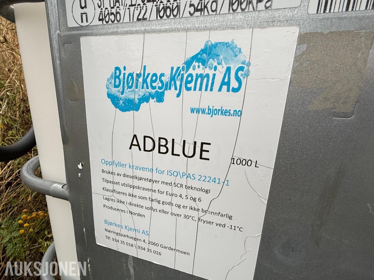 IBC med ca 400L AdBlue