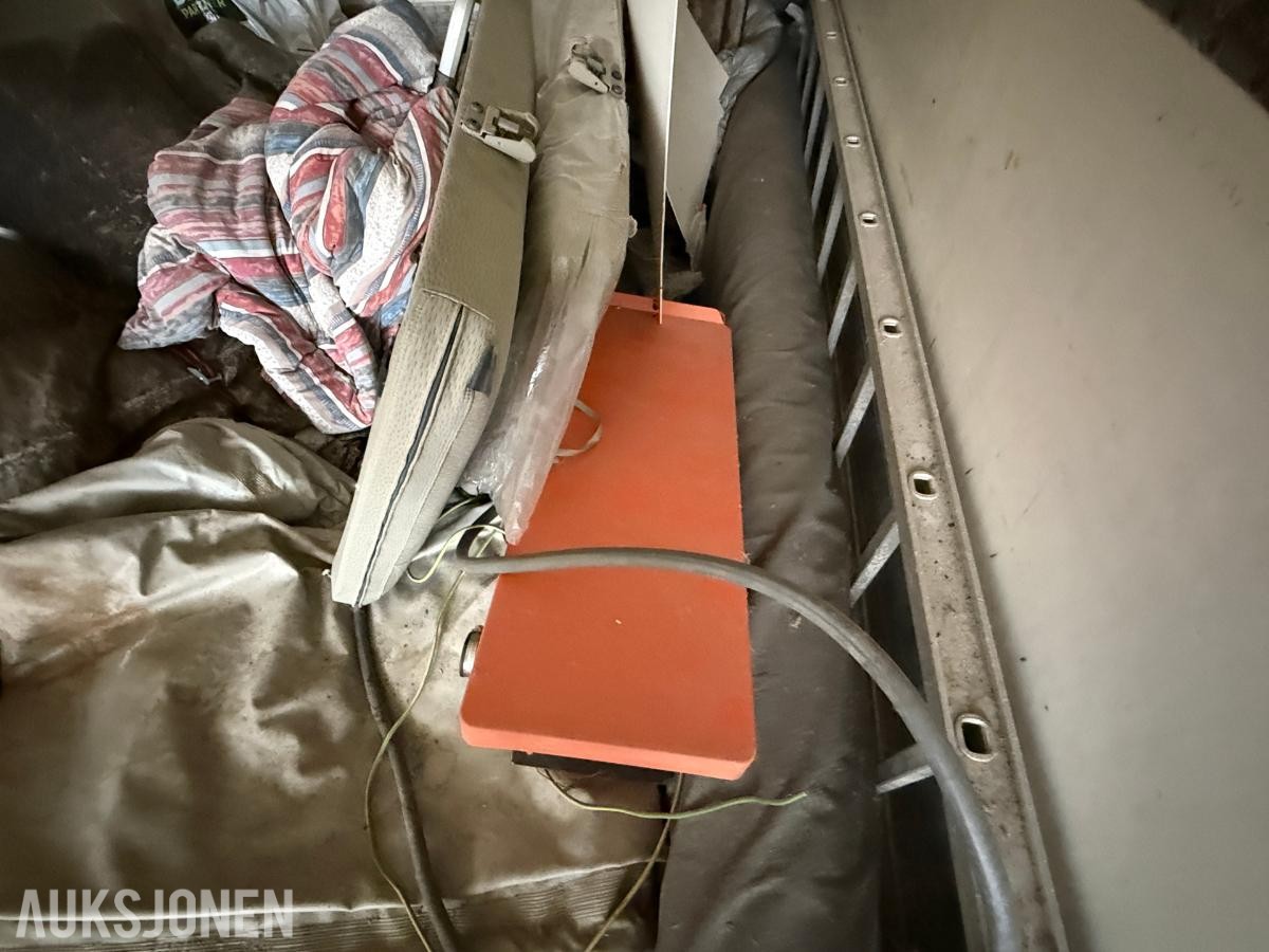 25 Fots isolert container med innhold