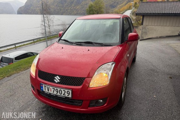 2010 Suzuki Swift 1.3 Bensin 91hk 4X4 107585km S+V Dekk eu ok til 09.2028