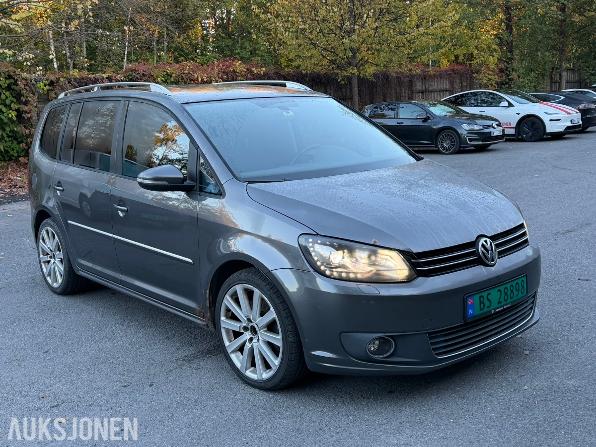 2011 Volkswagen Touran 170 HK AUT CRUISE HENGERFESTE VARMER NAVI 
