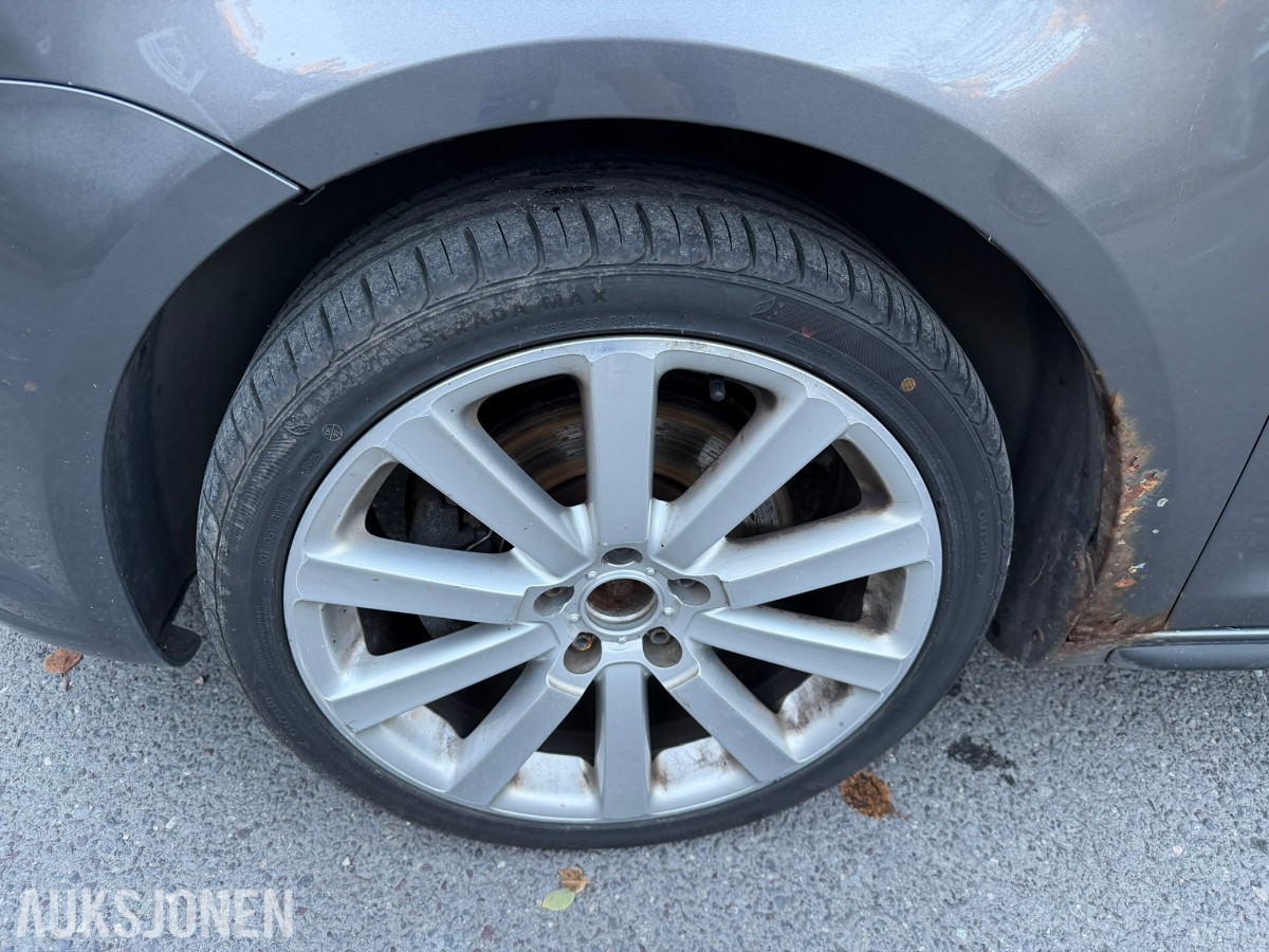 2011 Volkswagen Touran 170 HK AUT CRUISE HENGERFESTE VARMER NAVI 