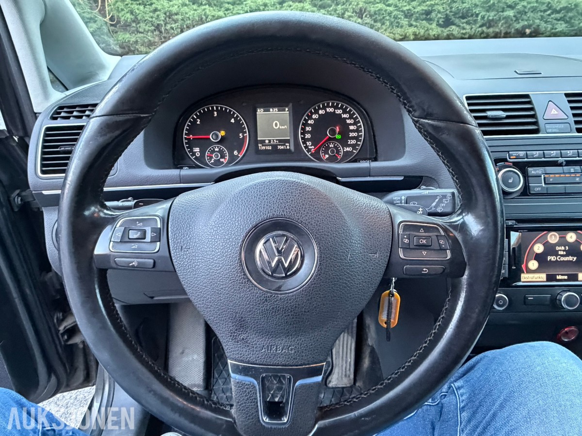 2011 Volkswagen Touran 170 HK AUT CRUISE HENGERFESTE VARMER NAVI 