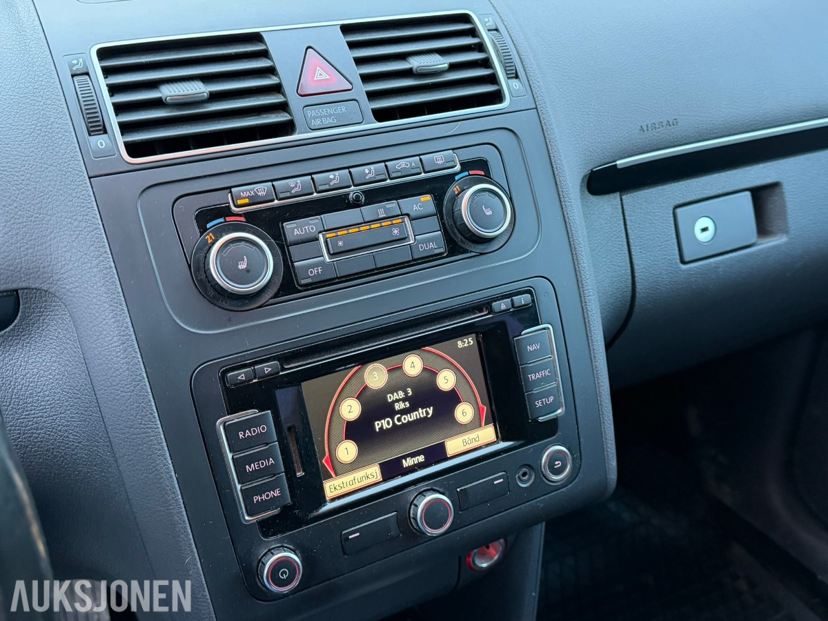 2011 Volkswagen Touran 170 HK AUT CRUISE HENGERFESTE VARMER NAVI 