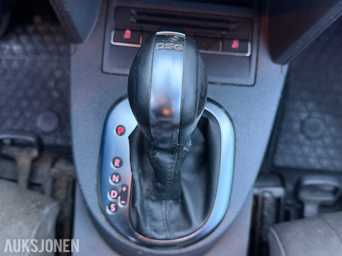 2011 Volkswagen Touran 170 HK AUT CRUISE HENGERFESTE VARMER NAVI 