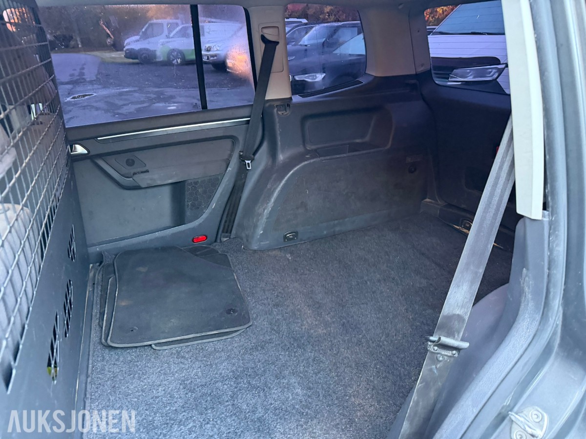 2011 Volkswagen Touran 170 HK AUT CRUISE HENGERFESTE VARMER NAVI 