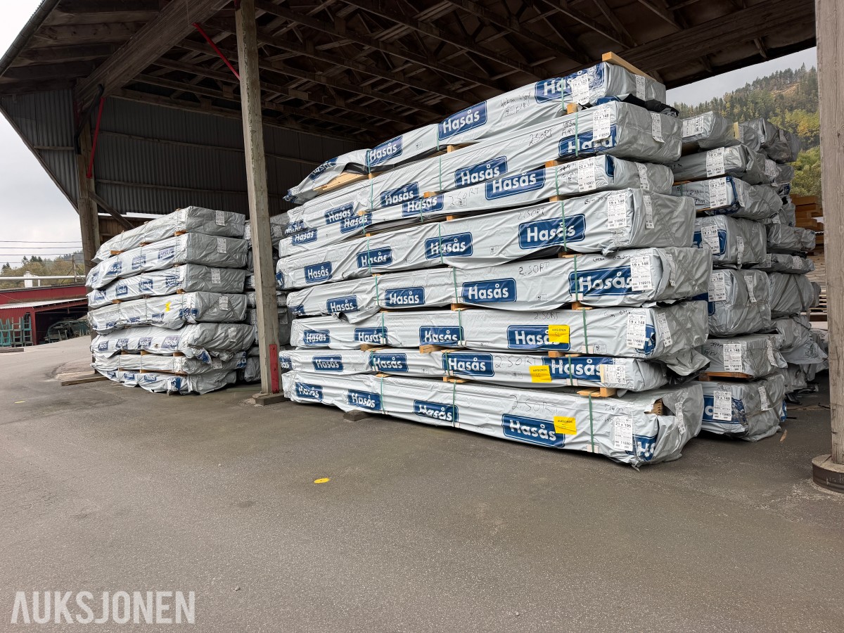 21 x 220 Gran Eikåspanel ru kledning ca 350 LM