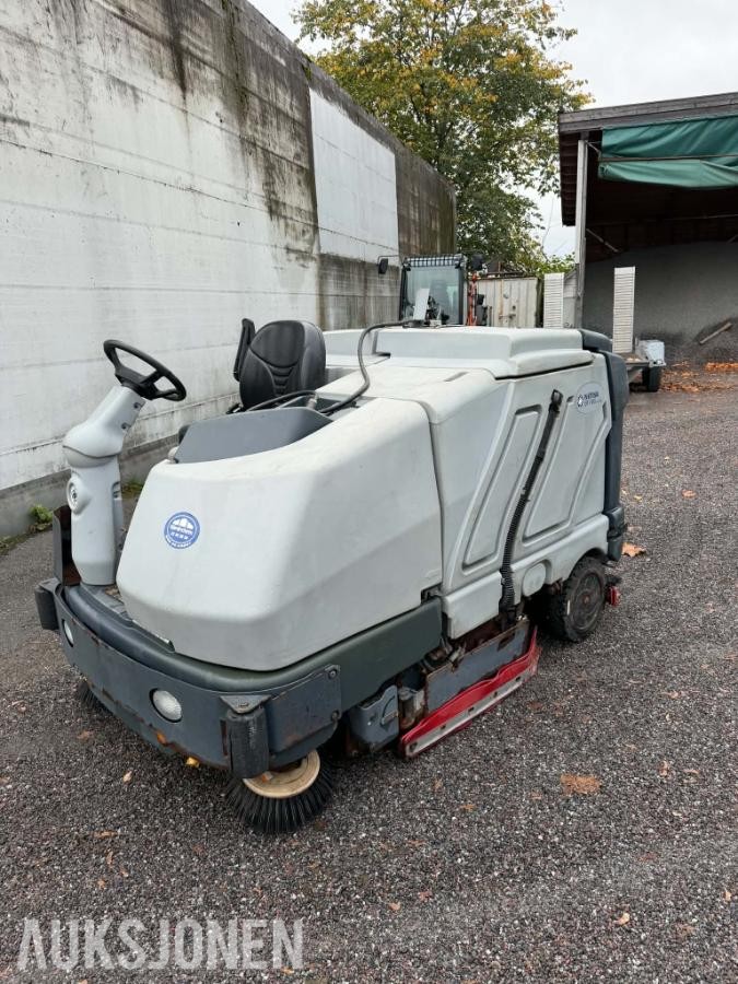 2012 Nilfisk SC8000 1300ER