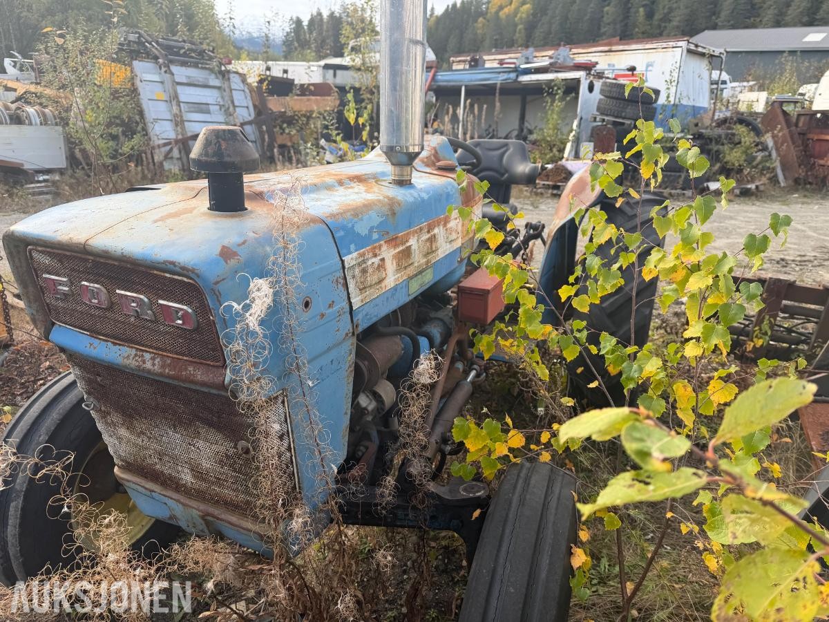 1900 Ford 2000 Traktor