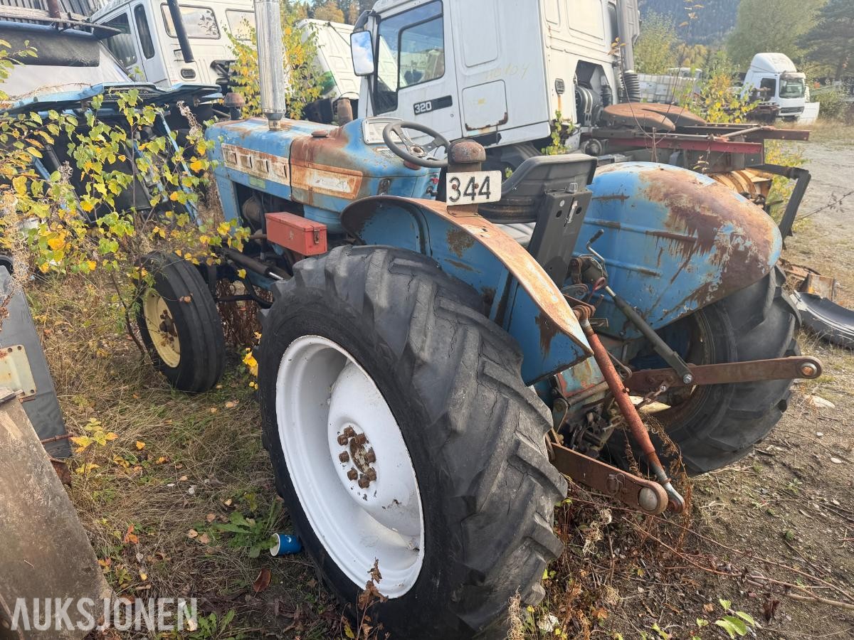 1900 Ford 2000 Traktor
